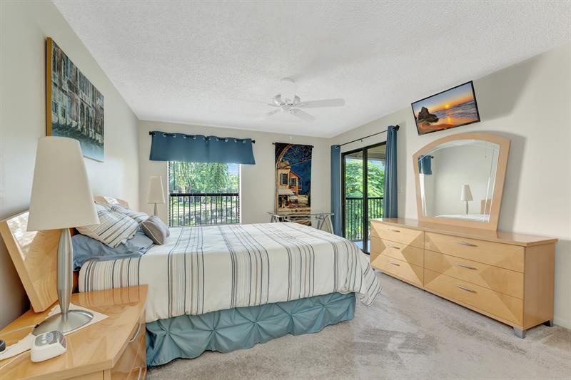 Image 25 of 40 For 3161 Carambola Cir  2381