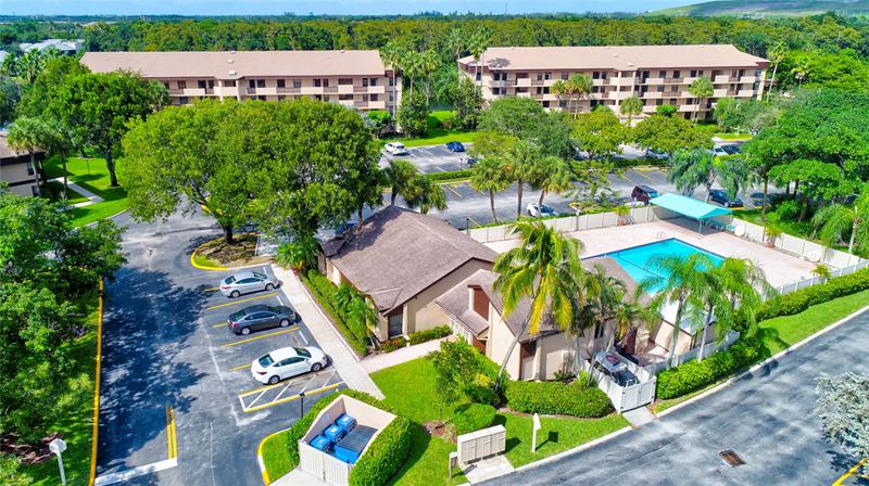 Image 31 of 40 For 3161 Carambola Cir  2381