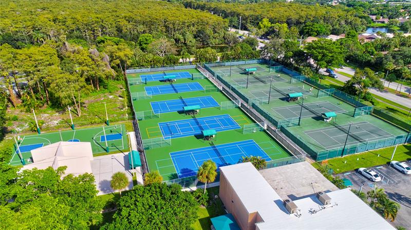 Image 32 of 40 For 3161 Carambola Cir  2381