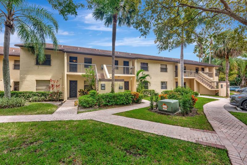 Image 8 of 40 For 3161 Carambola Cir  2381