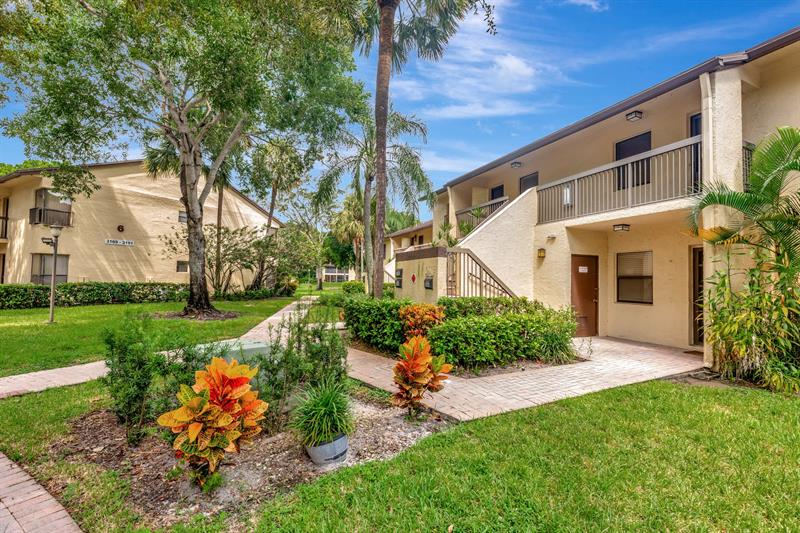 Image 9 of 40 For 3161 Carambola Cir  2381