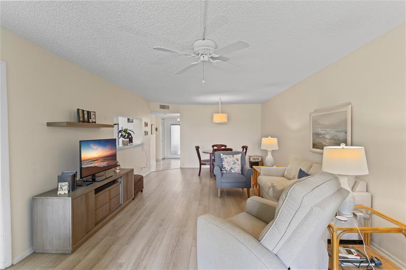 Image 11 of 28 For 1911 Sabal Palm Dr  307
