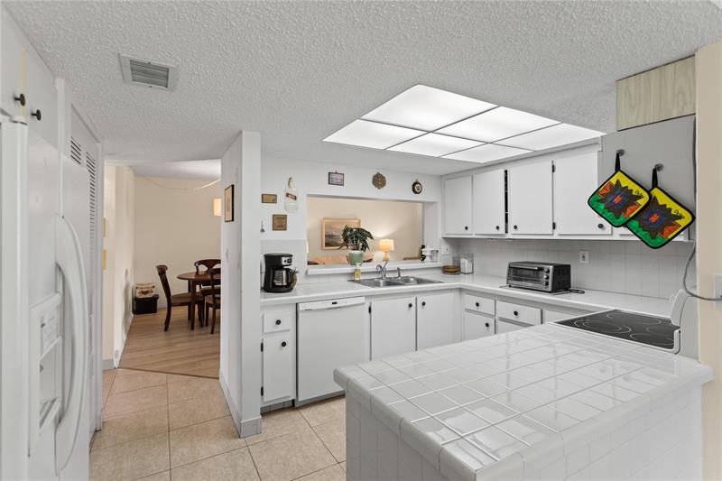 Image 13 of 28 For 1911 Sabal Palm Dr  307