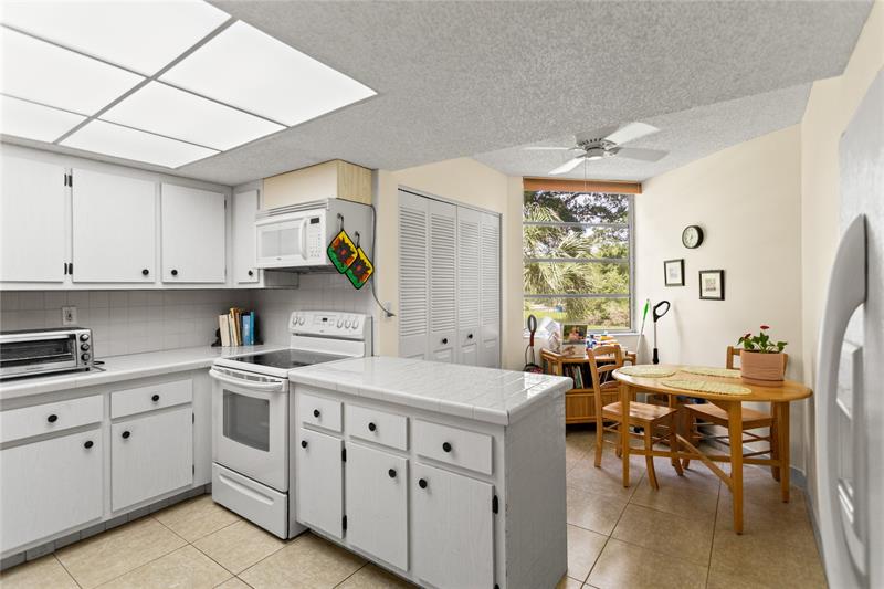 Image 14 of 28 For 1911 Sabal Palm Dr  307