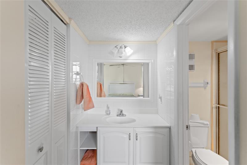 Image 21 of 28 For 1911 Sabal Palm Dr  307