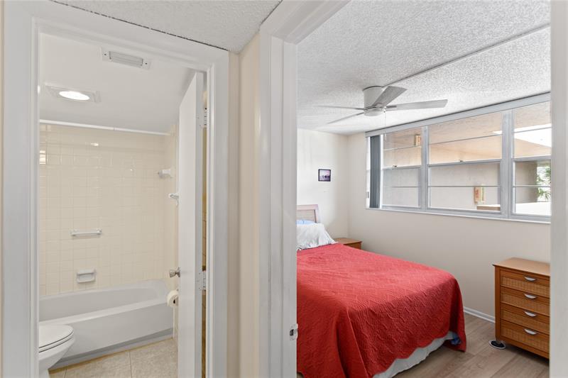 Image 22 of 28 For 1911 Sabal Palm Dr  307