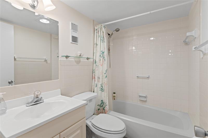 Image 24 of 28 For 1911 Sabal Palm Dr  307