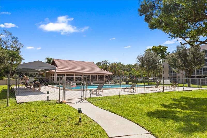 Image 4 of 28 For 1911 Sabal Palm Dr  307