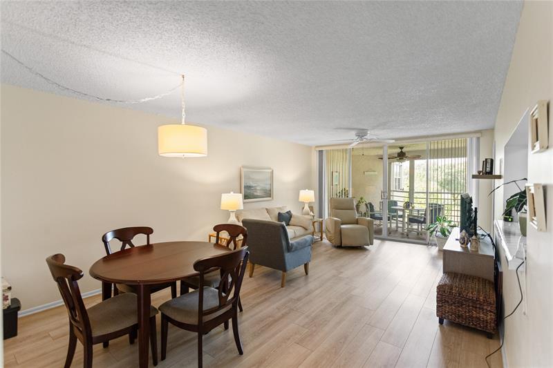 Image 7 of 28 For 1911 Sabal Palm Dr  307