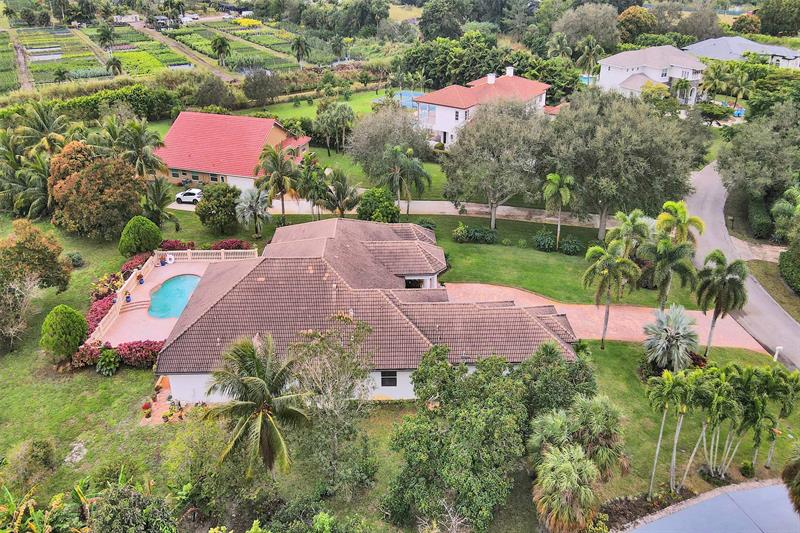 Image 14 of 91 For 8426 Sawpine Rd