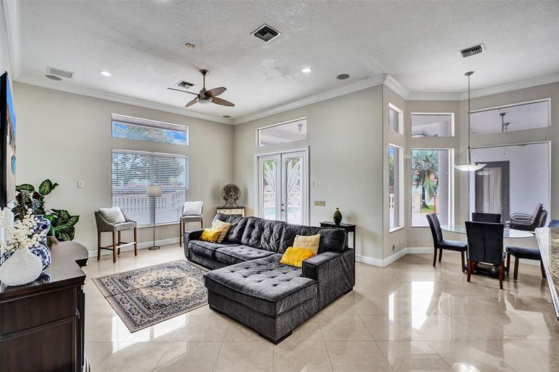Image 30 of 91 For 8426 Sawpine Rd