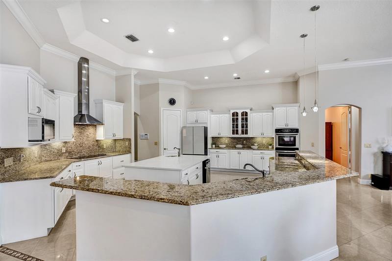 Image 37 of 91 For 8426 Sawpine Rd