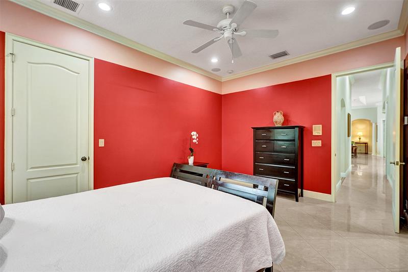 Image 61 of 91 For 8426 Sawpine Rd
