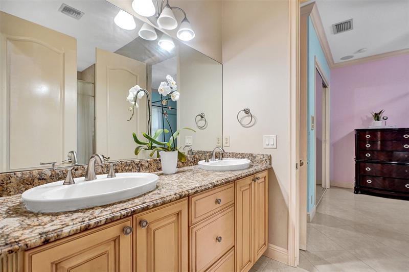 Image 63 of 91 For 8426 Sawpine Rd