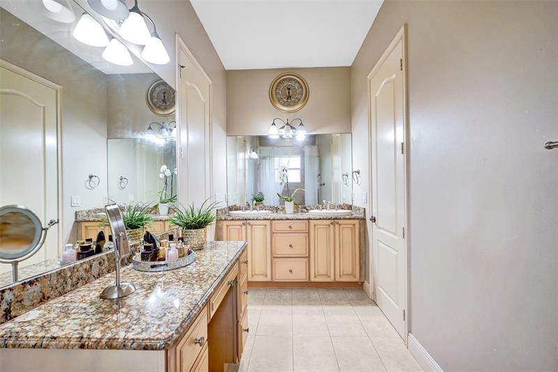 Image 66 of 91 For 8426 Sawpine Rd