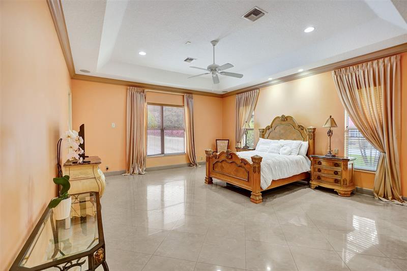 Image 75 of 91 For 8426 Sawpine Rd