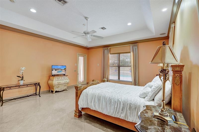 Image 76 of 91 For 8426 Sawpine Rd