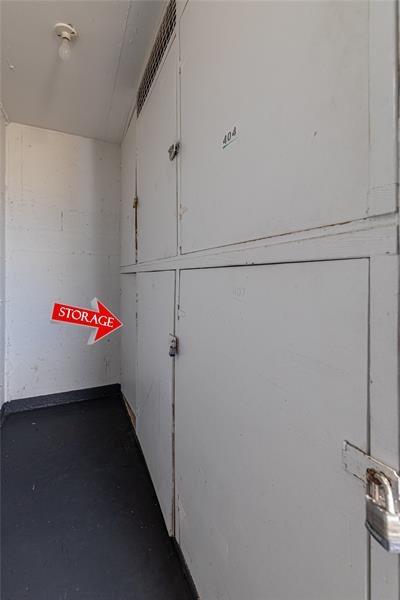 Image 23 of 35 For 942 199th St  401