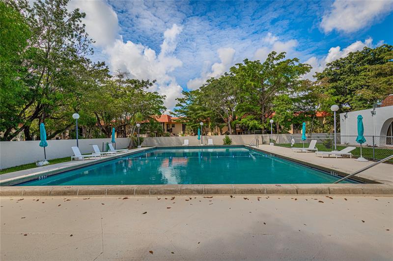 Image 25 of 35 For 942 199th St  401