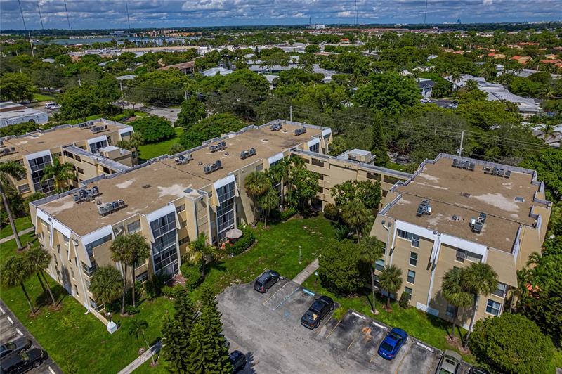 Image 32 of 35 For 942 199th St  401