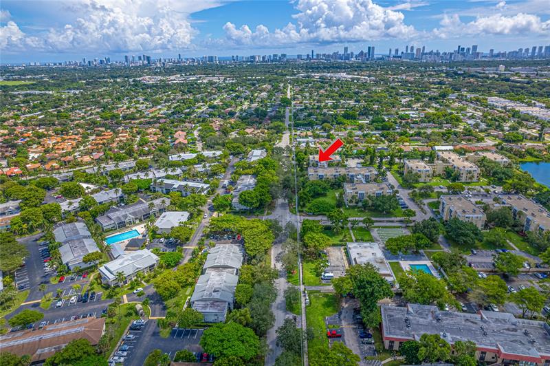 Image 7 of 35 For 942 199th St  401