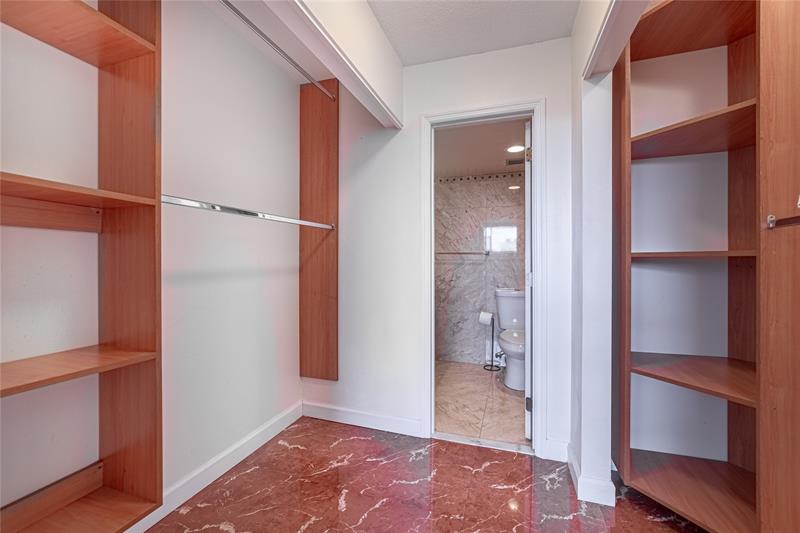 Image 8 of 35 For 942 199th St  401