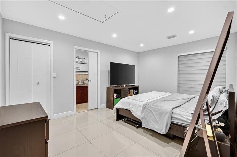 Image 13 of 21 For 7104 127th Ct