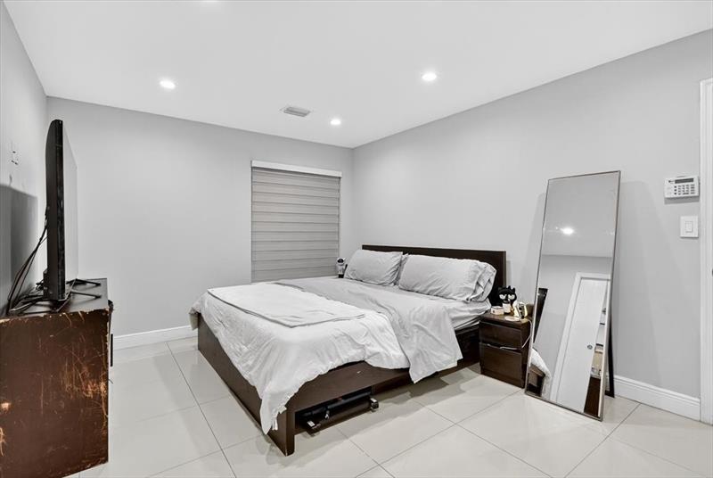 Image 14 of 21 For 7104 127th Ct