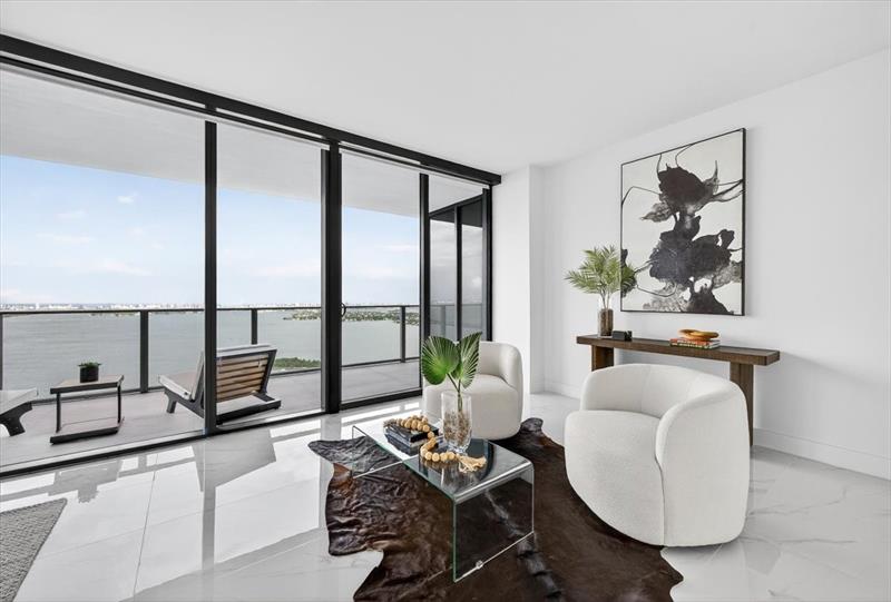 Image 27 of 53 For 700 24th Street  4802