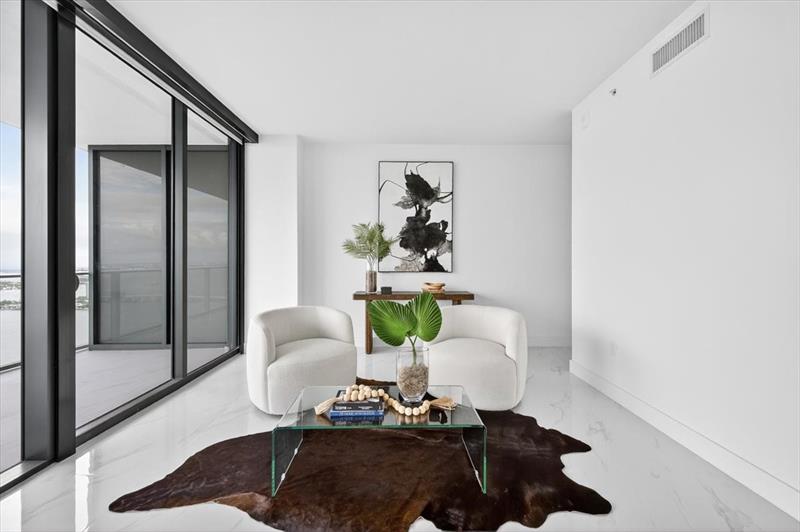 Image 28 of 53 For 700 24th Street  4802
