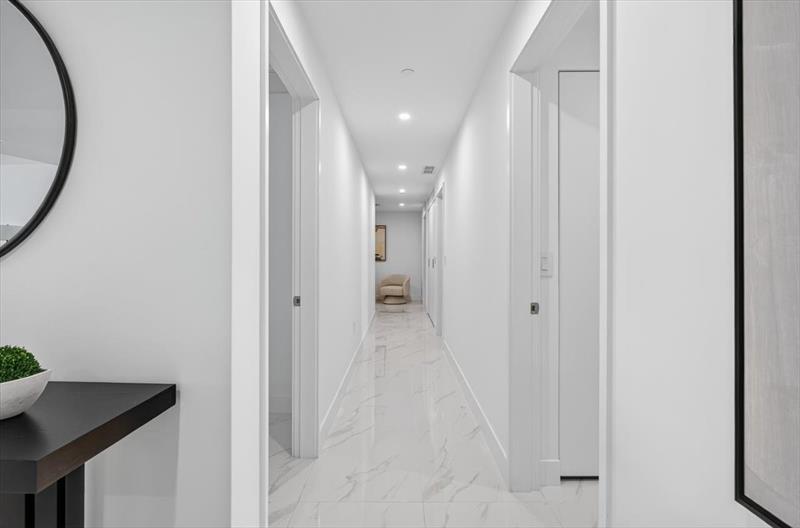 Image 33 of 53 For 700 24th Street  4802