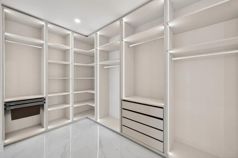 Image 4 of 53 For 700 24th Street  4802