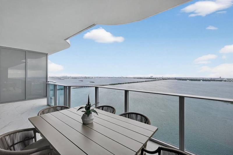 Image 51 of 53 For 700 24th Street  4802