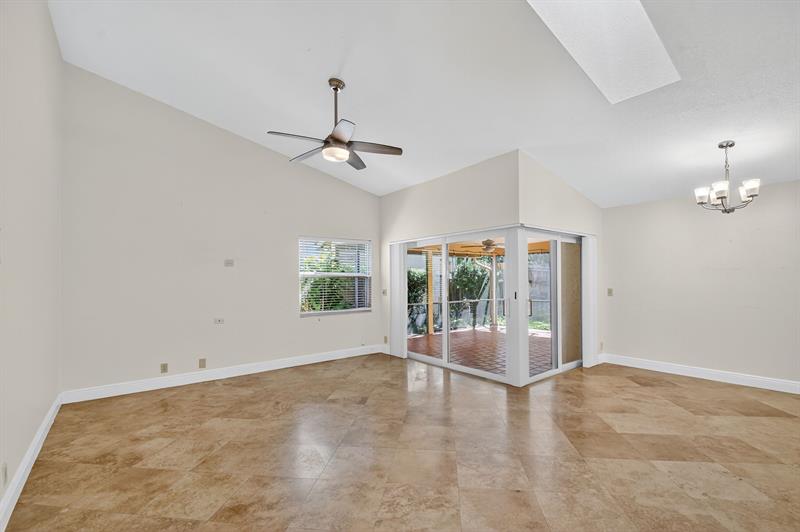 Image 11 of 63 For 1620 22nd Ave