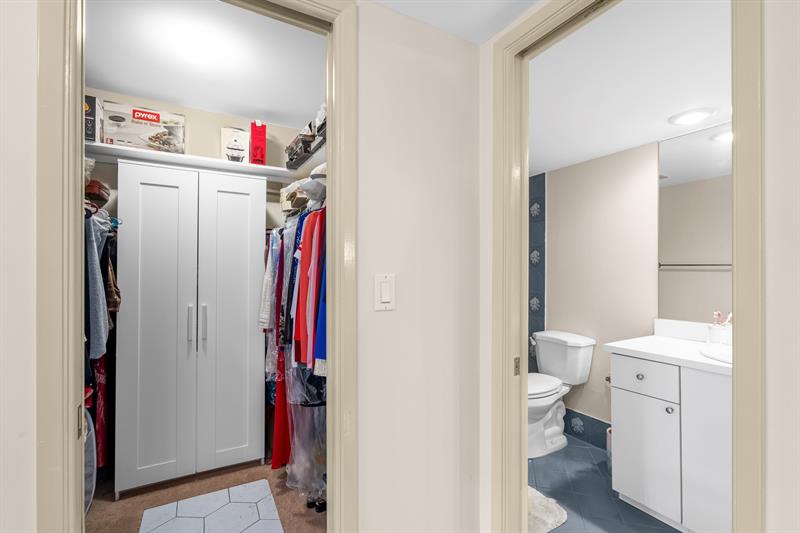 Image 18 of 57 For 3800 Oaks Clubhouse Dr  110