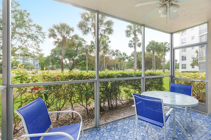 Image 31 of 57 For 3800 Oaks Clubhouse Dr  110