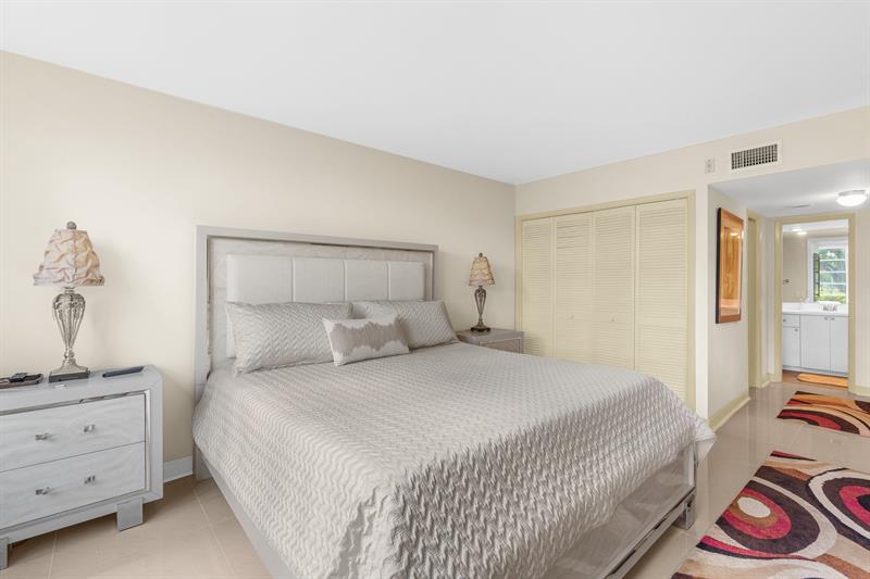 Image 41 of 57 For 3800 Oaks Clubhouse Dr  110
