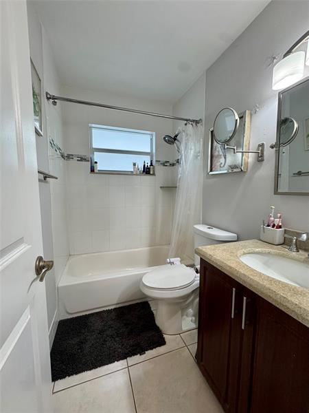 Image 11 of 26 For 2801 33rd Ct  206