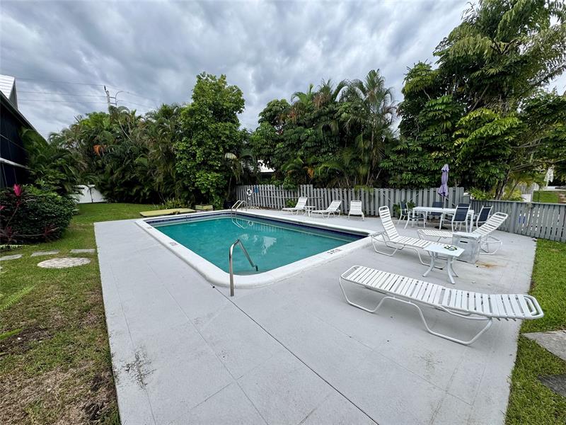 Image 21 of 26 For 2801 33rd Ct  206