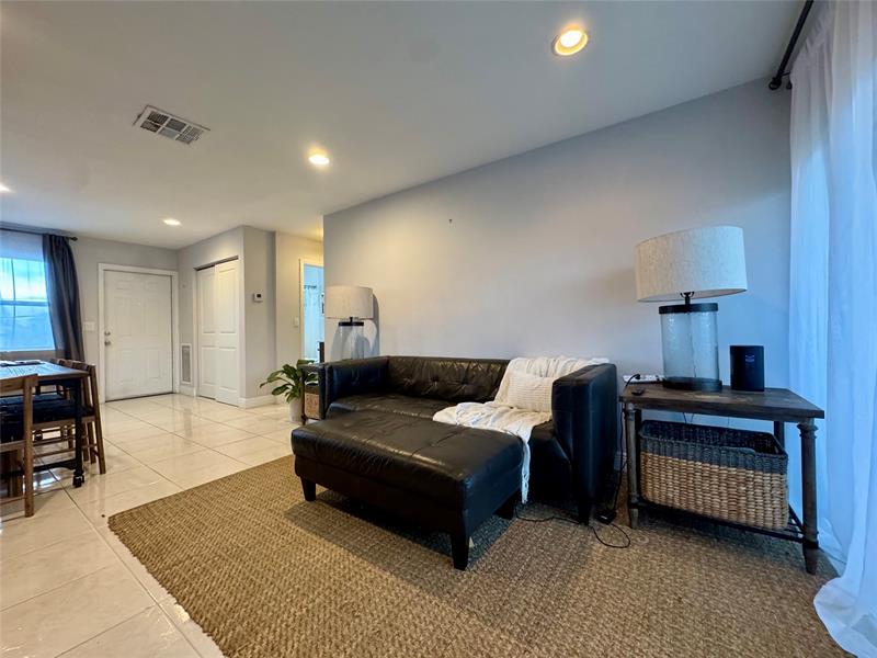 Image 6 of 26 For 2801 33rd Ct  206