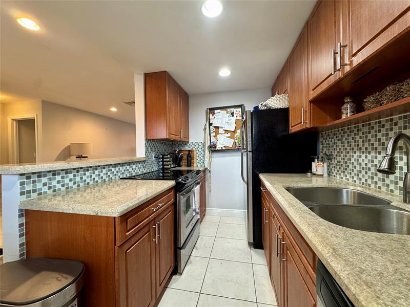 Image 9 of 26 For 2801 33rd Ct  206