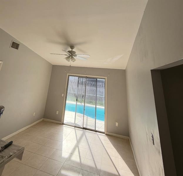 Image 8 of 17 For 5067 Canal Cir E
