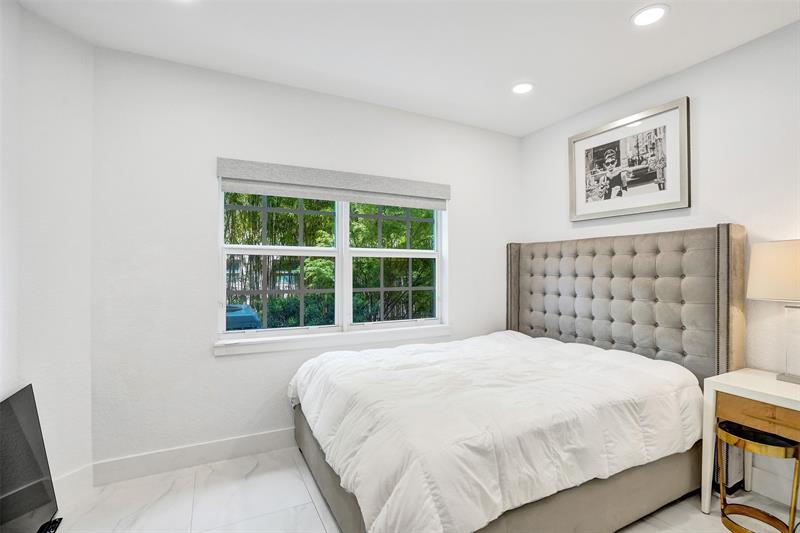 Image 16 of 54 For 624 29th Dr  A