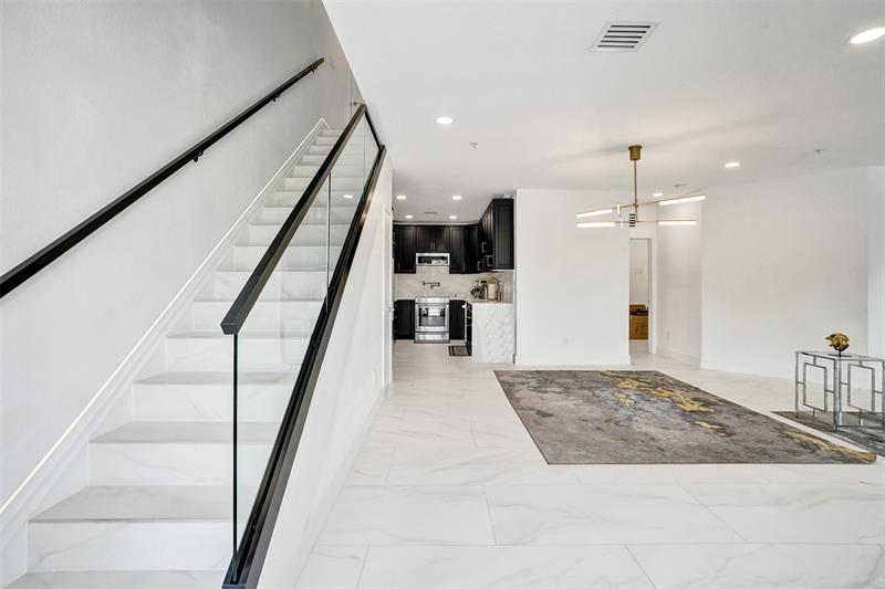 Image 19 of 54 For 624 29th Dr  A