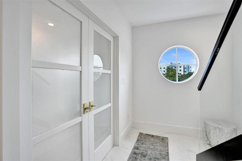 Image 21 of 54 For 624 29th Dr  A