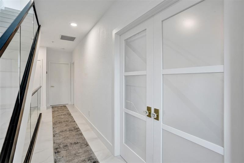 Image 30 of 54 For 624 29th Dr  A