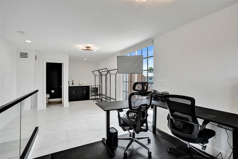 Image 37 of 54 For 624 29th Dr  A