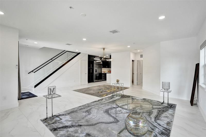 Image 9 of 54 For 624 29th Dr  A