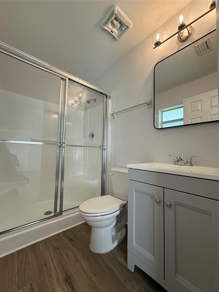 Image 15 of 17 For 622 Orchard Park Dr