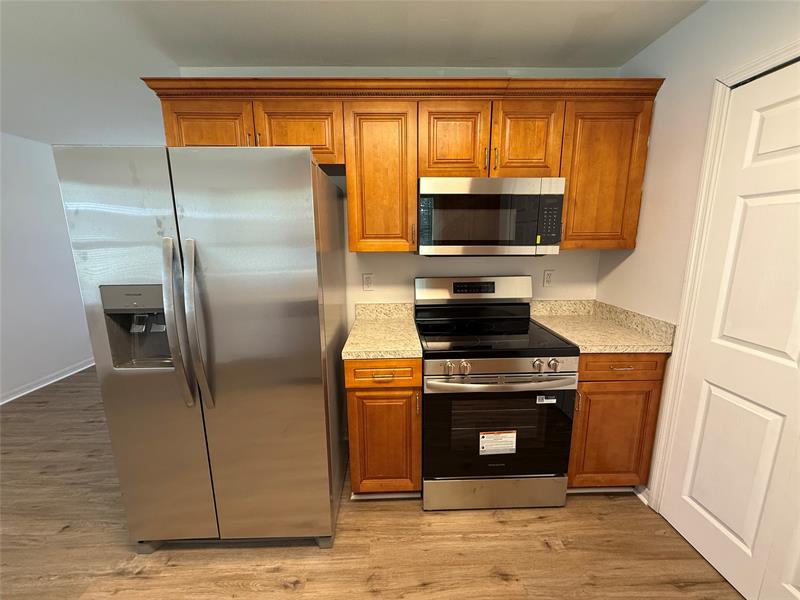 Image 4 of 17 For 622 Orchard Park Dr